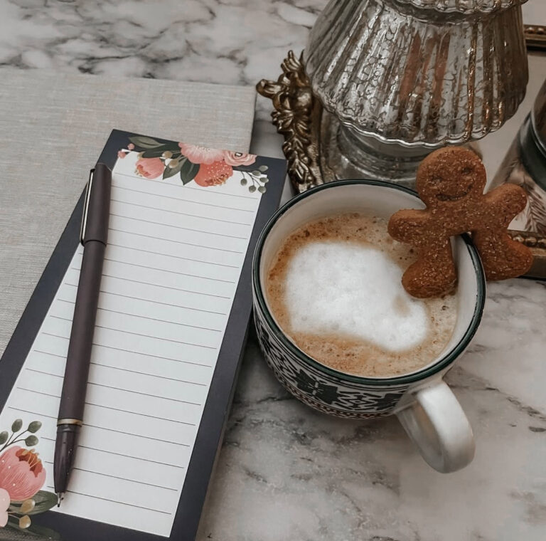 10 Journal Prompts for Creating a Luxurious Holiday Season